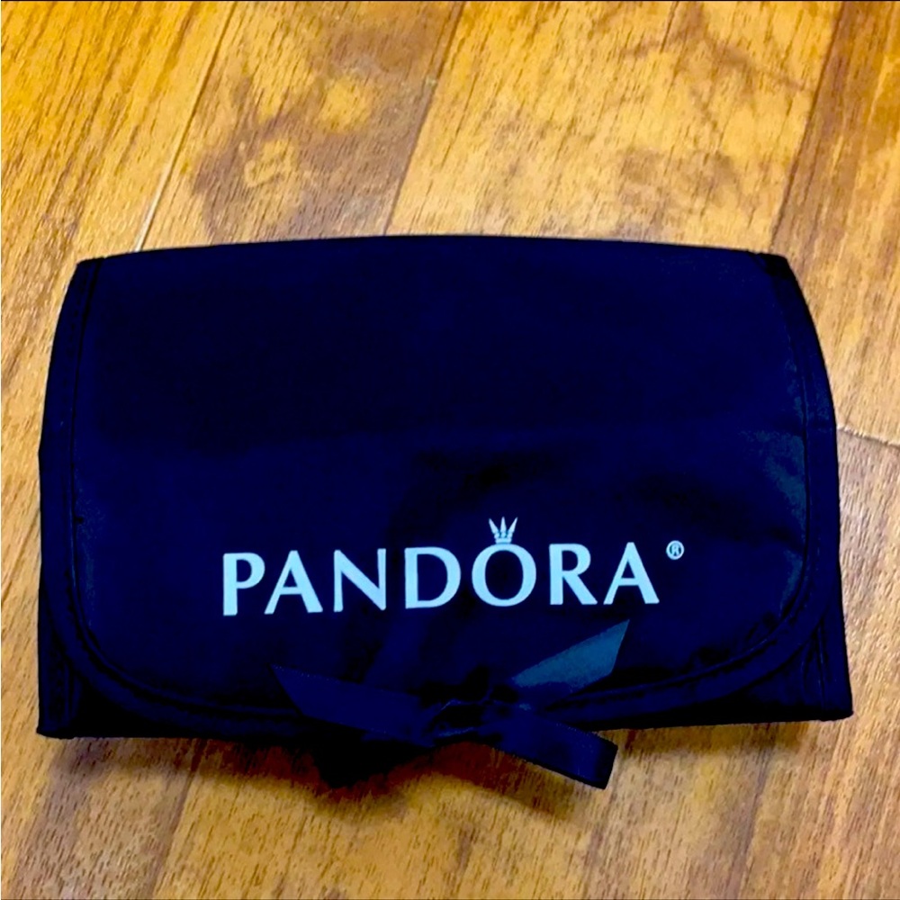 Pandora roll up travel bag